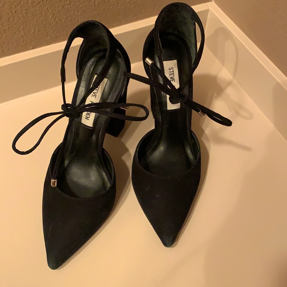 Black Steve Madden pointed toe heels